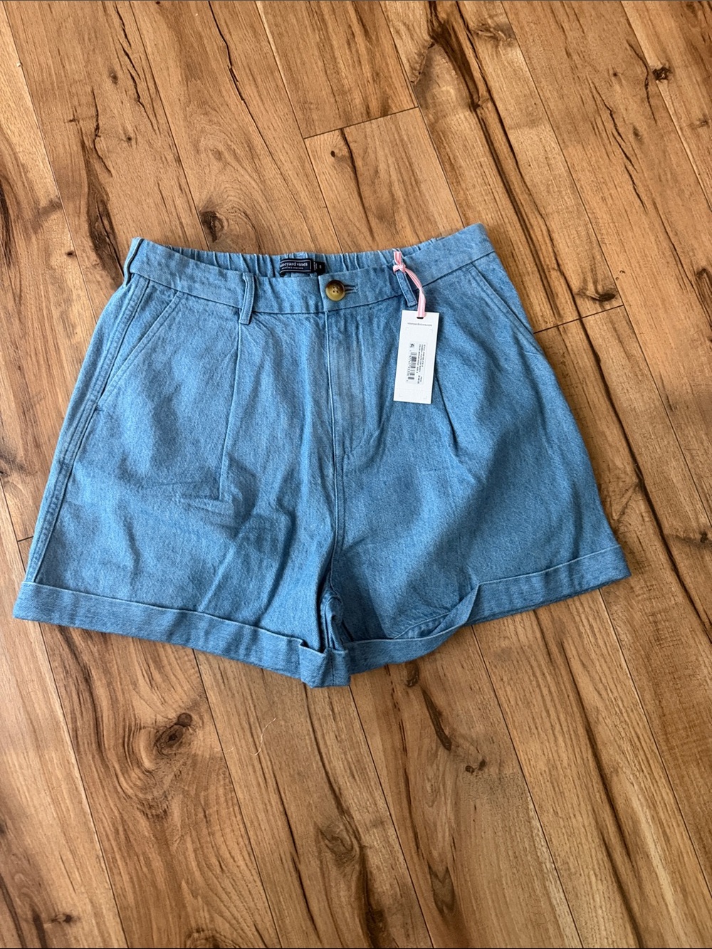 New Vineyard Vines Soft Denim Women’s Shorts - Size 8